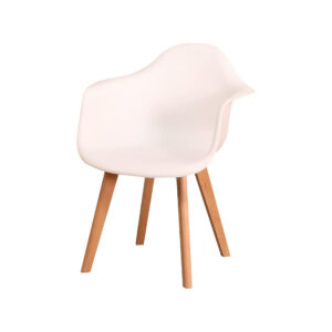 Sedia in polipropilene e legno